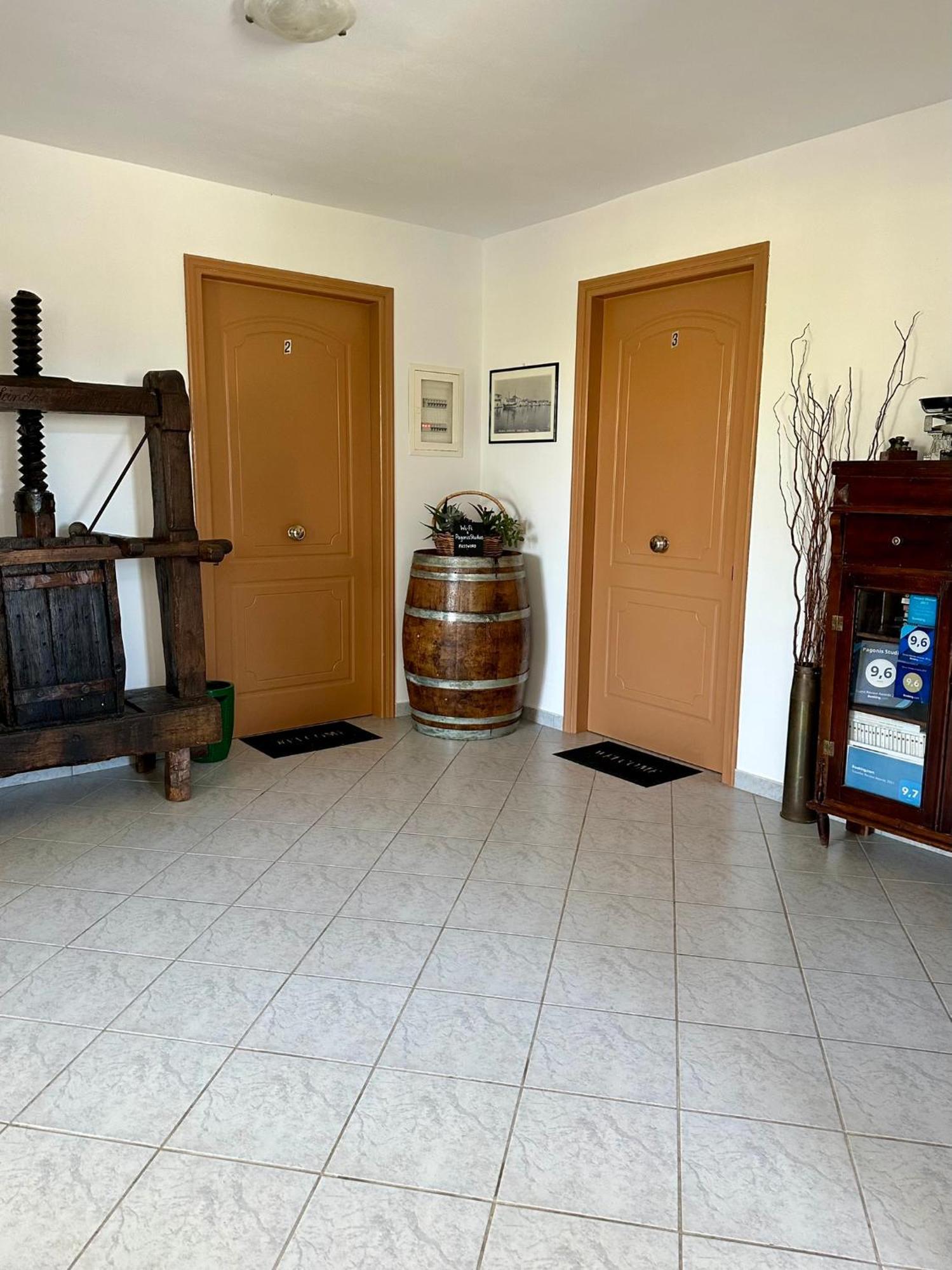 Pagonis Studios Lixouri Luaran gambar